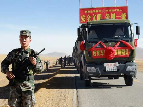 泓利财富 管老兵开车放嗨音乐，竟让军区首长吃尾气！这漏子捅大了