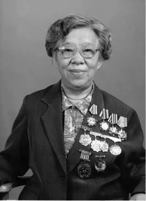 上证速配 送别！她在上海逝世，享年102岁！